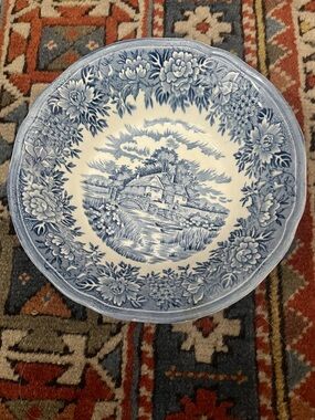 English Village Salem China Co ironstone fruit berry sauce bowl England 6 inches